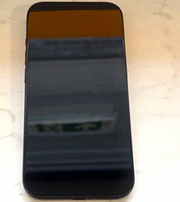 Apple iPhone 15 128 GB Schwarz iOS schwarzer Punkt
