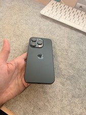 Apple iPhone 15 Pro - 128GB - Titan Schwarz (Ohne Simlock)