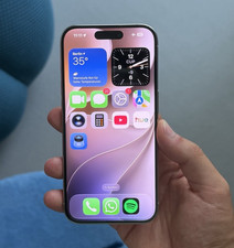 Apple iPhone 15 Pro silber 128 GB Silber Batteriezustand 86%